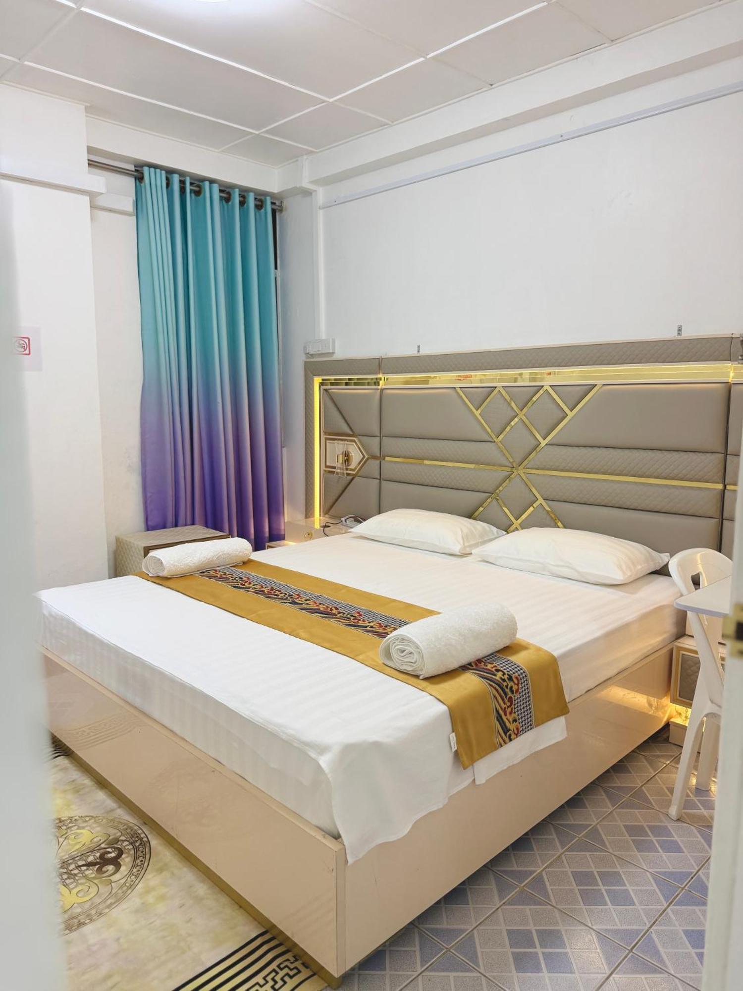 Ontrack Travel Transit Hotel 말레 외부 사진