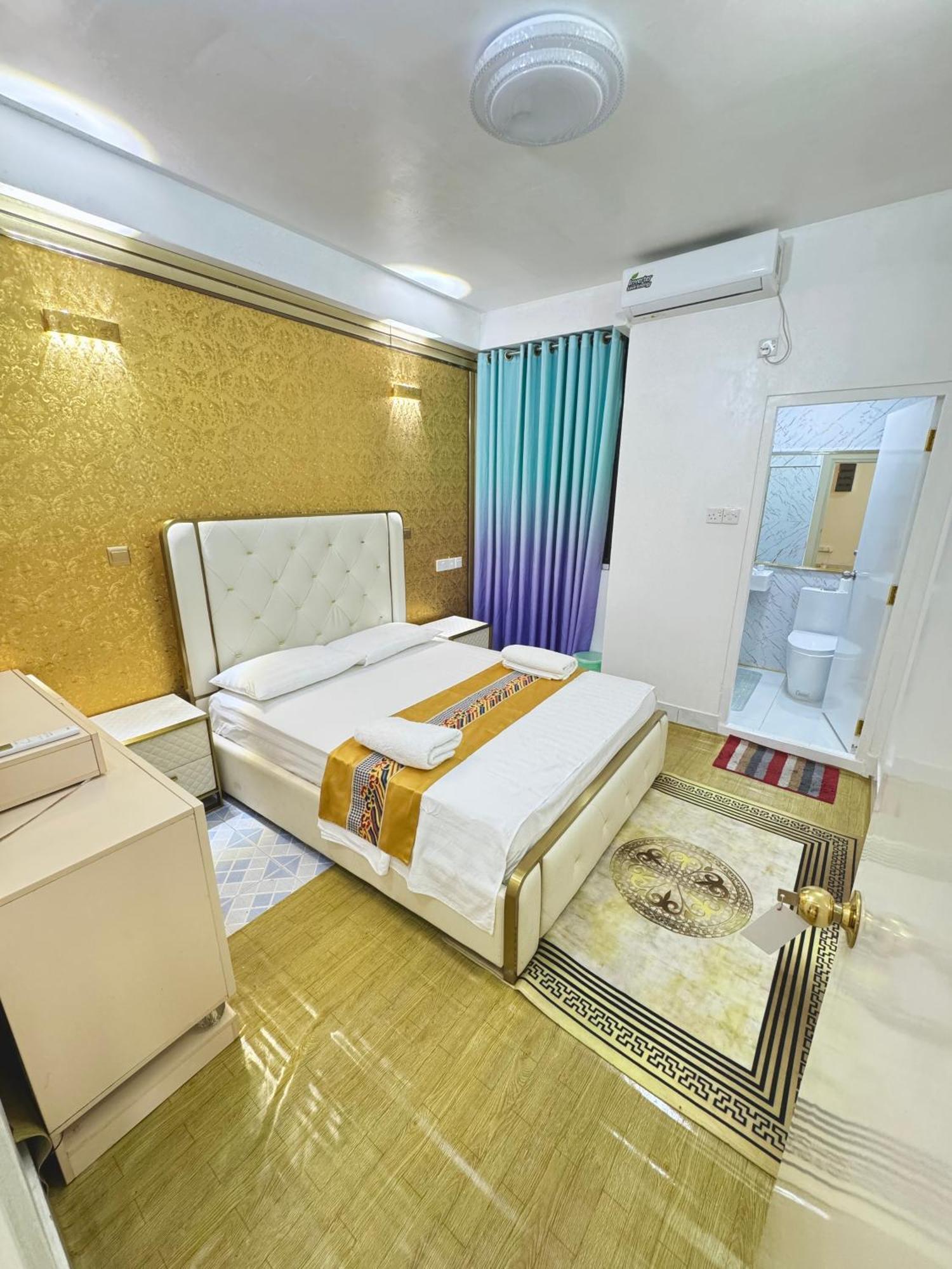 Ontrack Travel Transit Hotel 말레 외부 사진